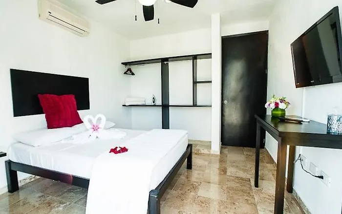 La Playa Aparthotel 3*